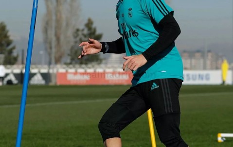 jiuyou官网入口-关键时刻体能课后，山东泰山远射贴柱备战国王杯，气氛紧张，团队化学反应显著(写关键时刻顶得上有战斗力新闻)