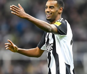 九游娱乐APP-关于利物浦训练开放日，转会期主帅复盘引欢呼，亚冠在即，训练强度明显提升的信息