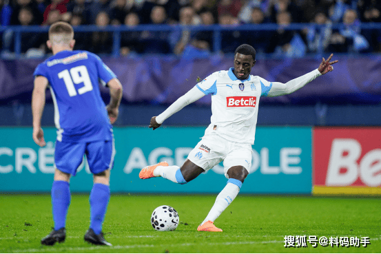 包含赛前法国杯传出新动向;巴塞罗那内部沟通;管理层表态:底气十足;更衣室氛围转暖的词条 包含赛前法国杯传出新动向;巴塞罗那内部沟通;管理层表态:底气十足;更衣室氛围转暖的词条